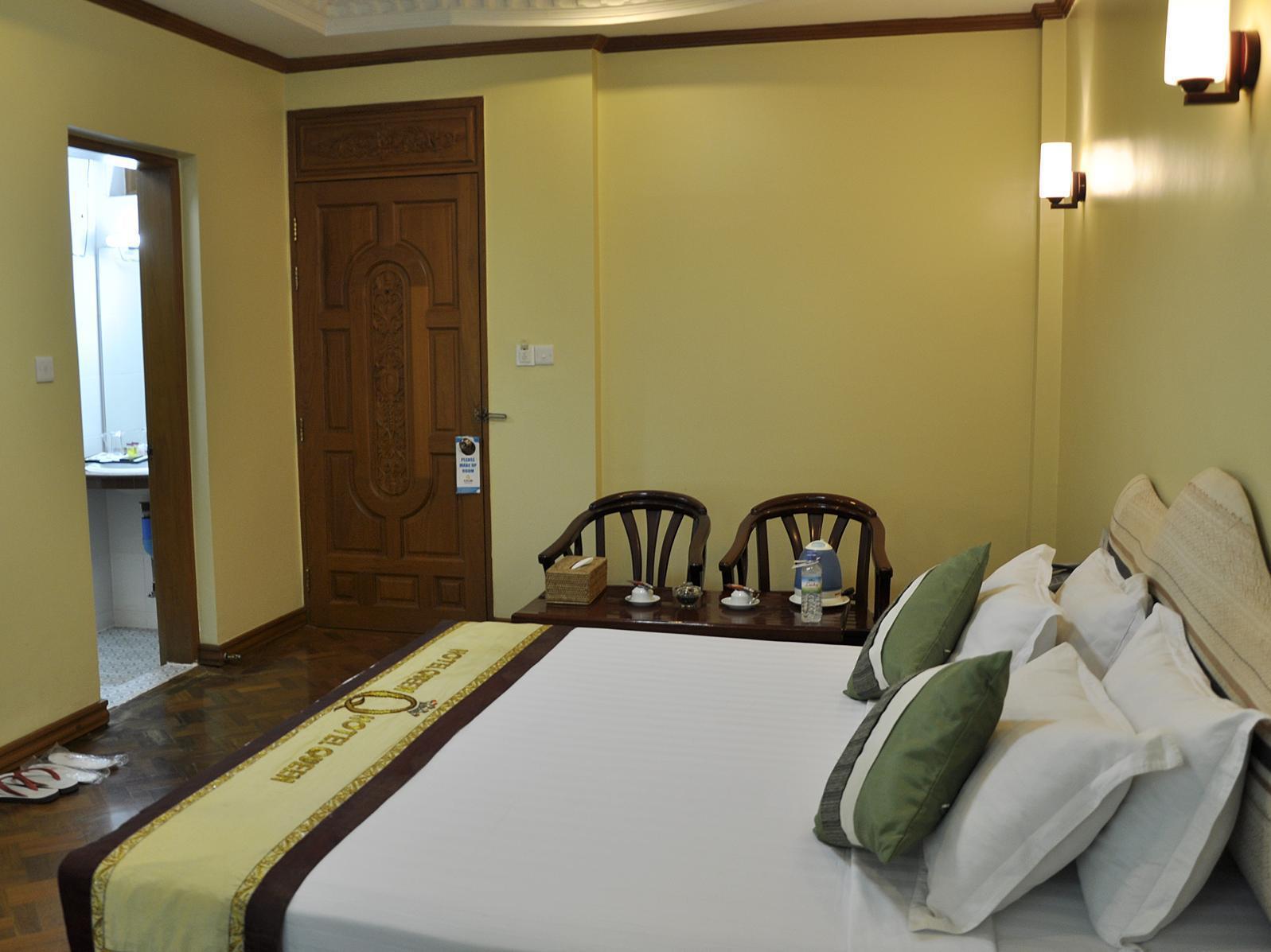 Hotel Queen Mandalay Exterior photo